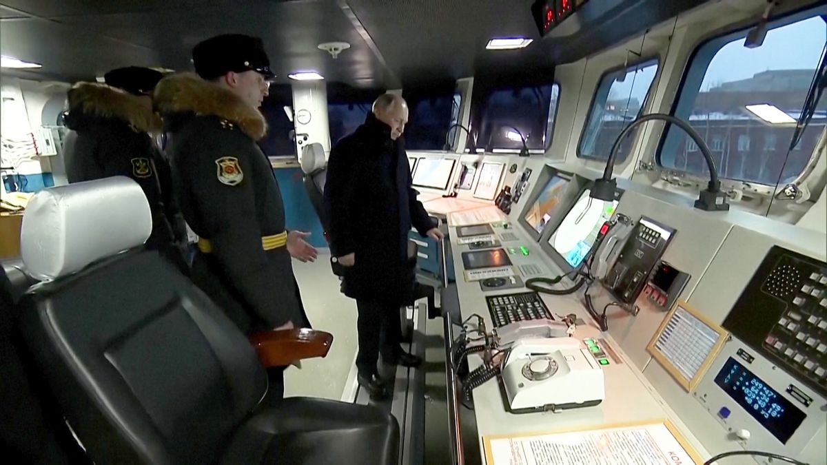 Putin předvedl nové jaderné ponorky